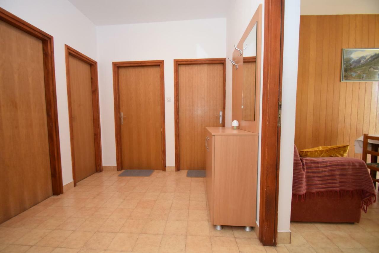 Apartments Ivan Starigrad Paklenica Exterior foto