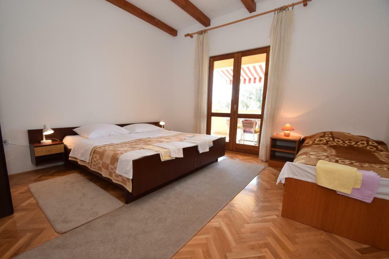 Apartments Ivan Starigrad Paklenica Exterior foto